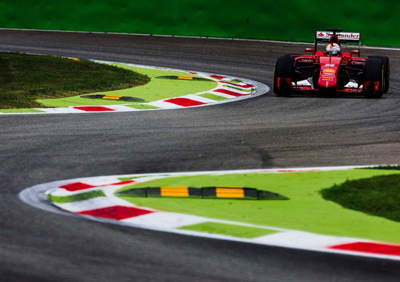 Sebastian Vettel in pista a Monza nel 2015