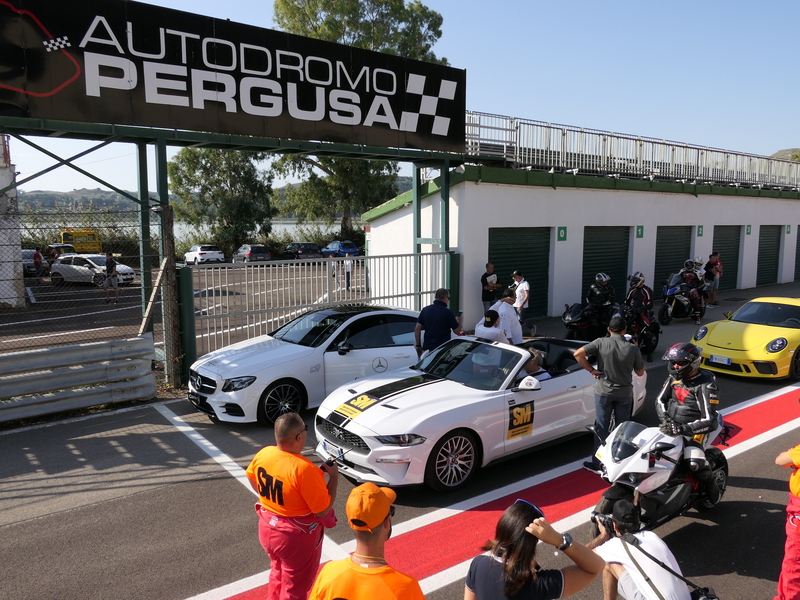 Il giro inaugurale del nuovo asfalto all&#039;autodromo di Pergusa