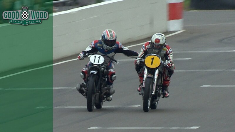 Corser vs. McGuinness sulle moto d&#039;epoca a Goodwood