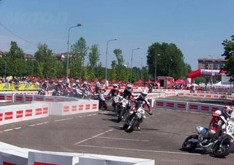 Successo per la tappa milanese del Trofeo Husqvarna Sm Cup di supermotard 