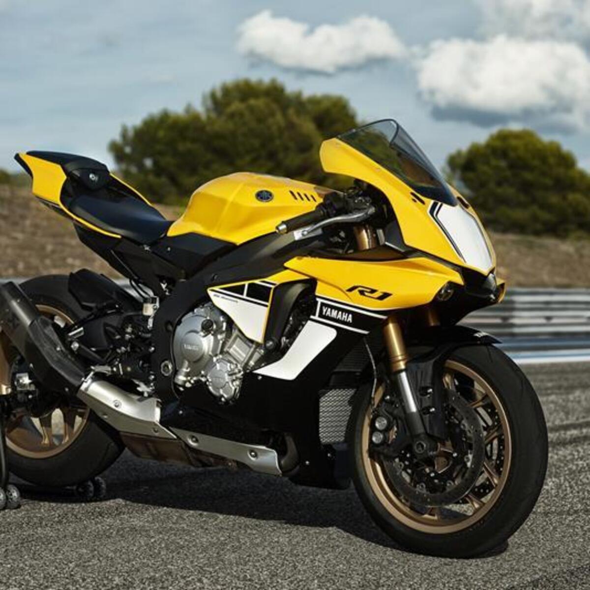Yamaha YZF R1 60th Anniversary (2015 - 16)