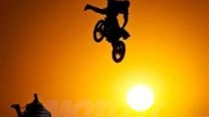 Red Bull X-Fighter all&#039;ombra delle piramidi