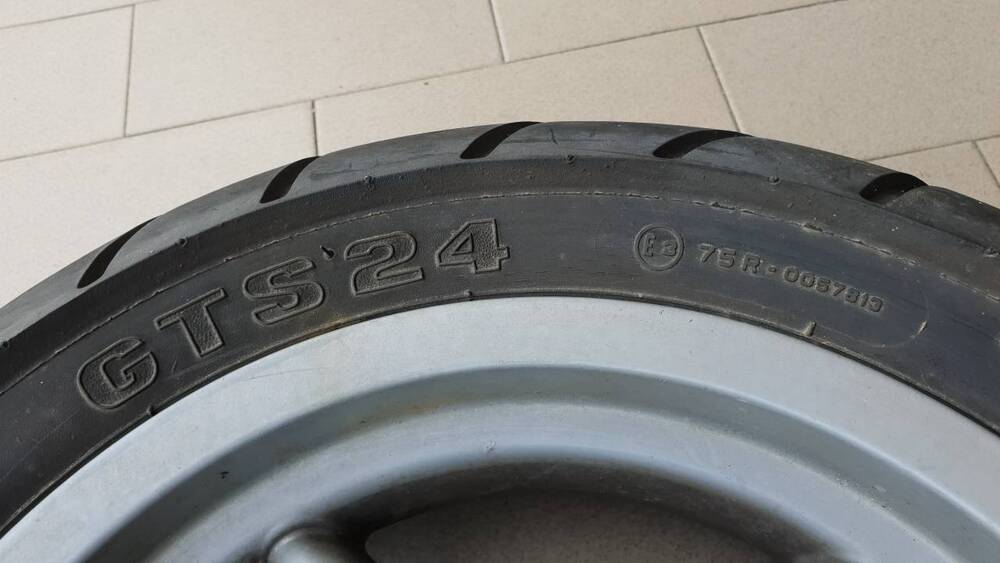 Ruota posteriore con disco Aprilia Leonardo (6)