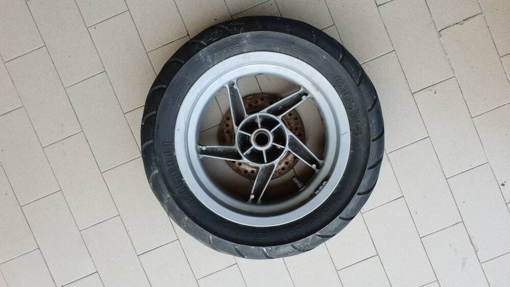 Ruota posteriore con disco Aprilia Leonardo (3)