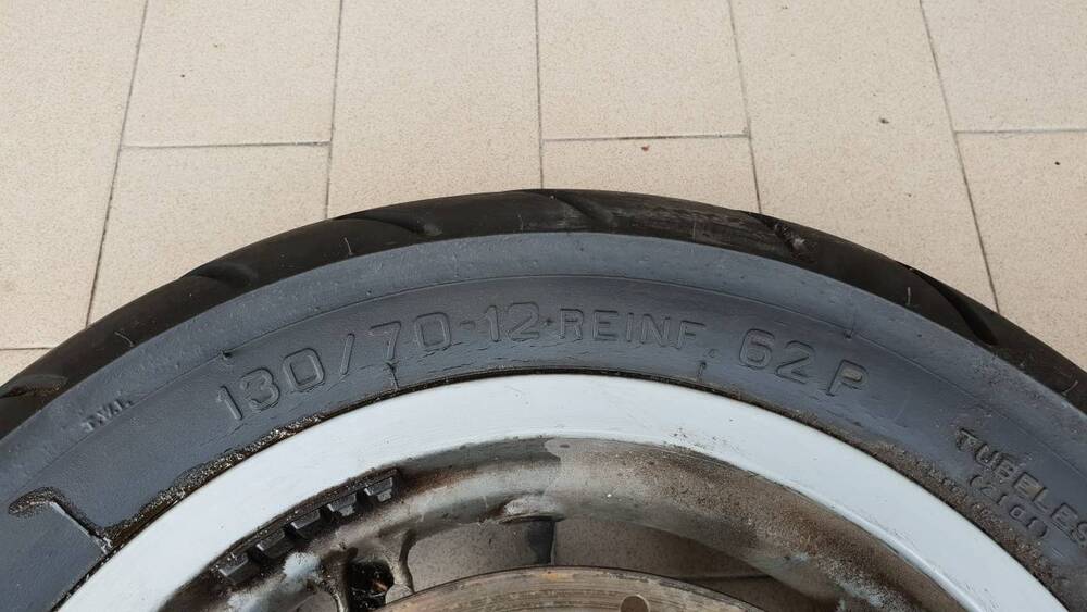 Ruota anteriore con disco Aprilia Leonardo 150 (5)