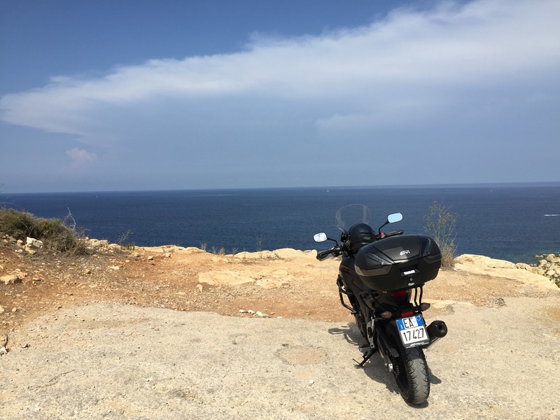 Dal Rosa al Blu: &ldquo;diario di bordo di un giovane motociclista&rdquo;