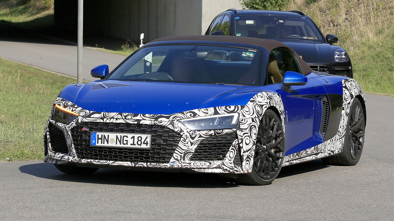 Audi R8 Spyder restyling, le foto spia