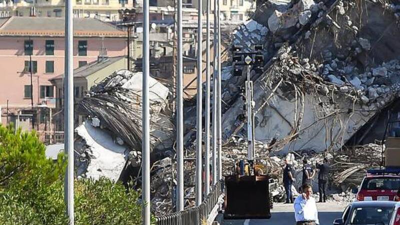 Autostrade: polemica sui risarcimenti per le auto danneggiate dal Ponte Morandi