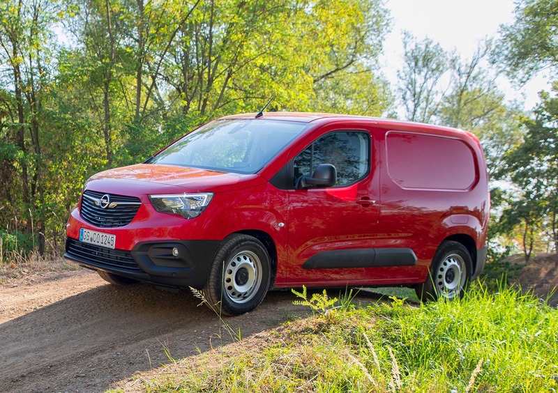 Opel Combo Furgone (2018-->>) (2)