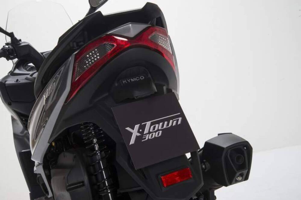 Kymco X-Town 300i ABS (2016 - 20) (3)