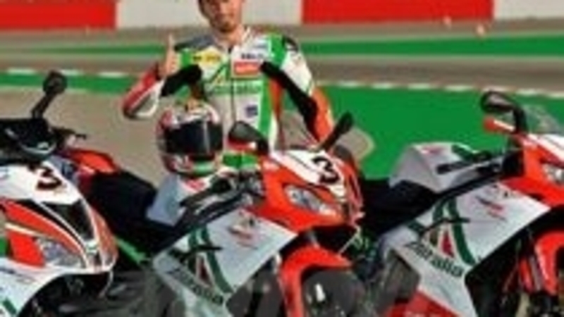 Aprilia presenta la gamma Replica Superbike Alitalia