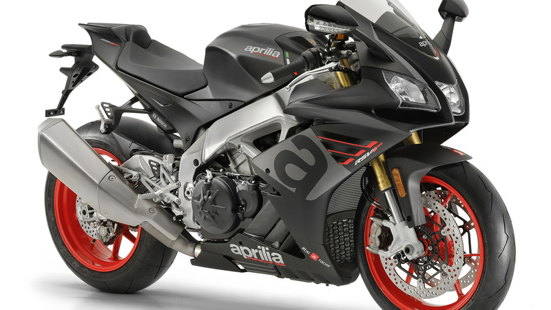 Aprilia Shiver 900 e RSV4 RR / RF 2019: nuovi colori e navigatore