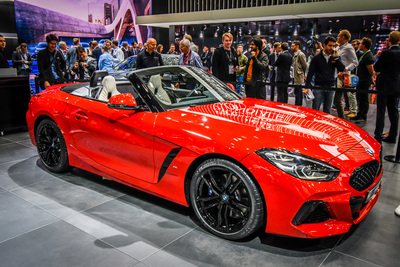 BMW Z4 al Salone di Parigi 2018 [Video]