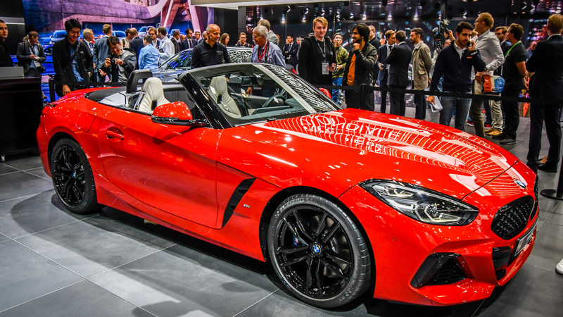 BMW Z4 al Salone di Parigi 2018 [Video]