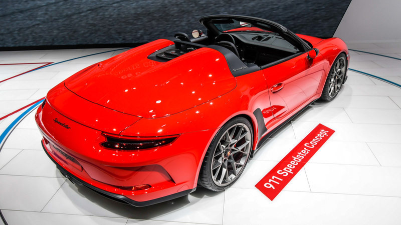 Porsche al Salone di Parigi 2018 [Video]