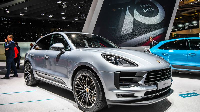 Porsche Macan restyling, debutto europeo al Salone di Parigi 2018 [Video]