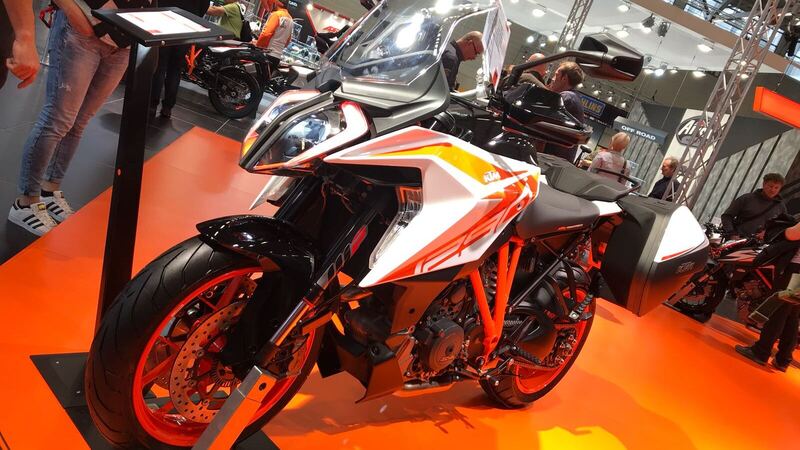 KTM 1290 Super Duke GT e 1290 Super Duke R 2019 presentate a Intermot (VIDEO)