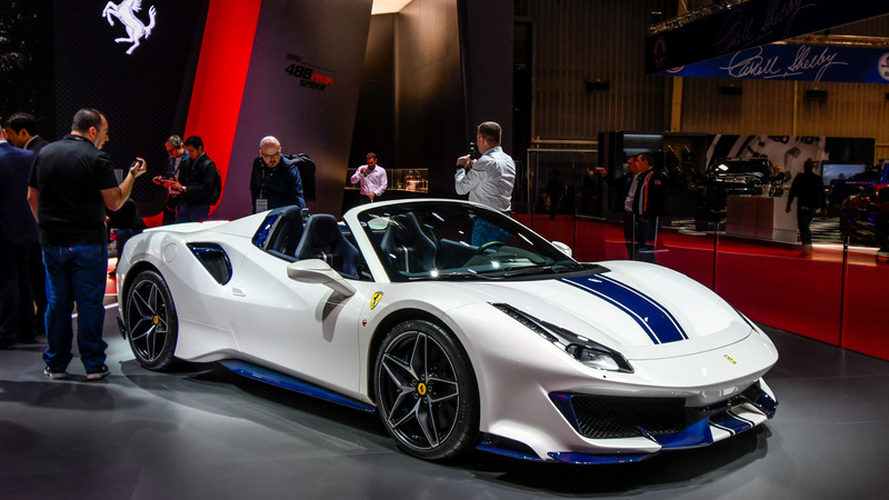 Ferrari 488 Pista Spider al Salone di Parigi 2018 [Video]