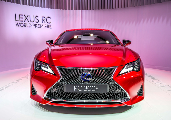 Lexus al Salone di Parigi 2018