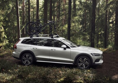 Volvo V60 Cross Country 2019 75 mm in più per l'avventura [Video]