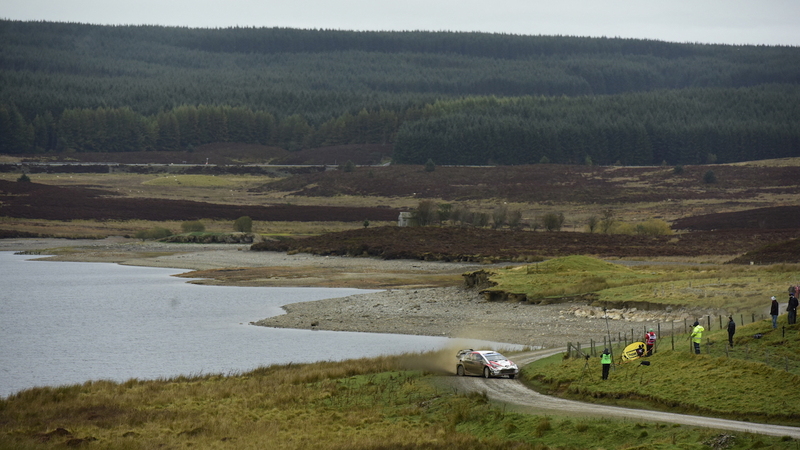 WRC18 Galles. Tanak fuori, Ogier (Ford) era in agguato