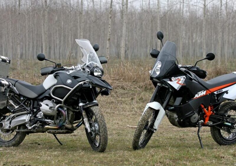 BMW R 1200 GS Adventure vs KTM 990 Adventure R