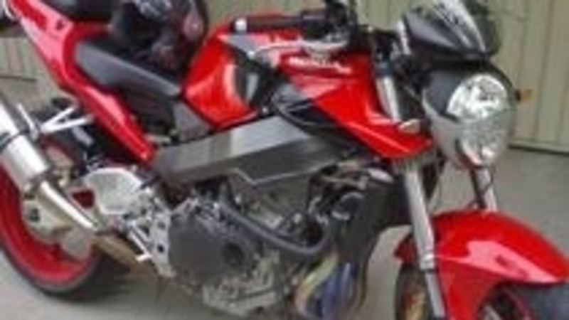 Le Strane di Moto.it: Honda CBR 900 RR Fireblade 