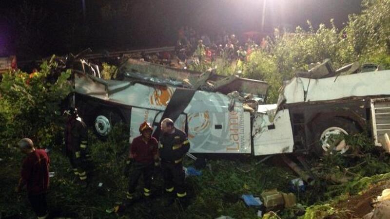 Bus nella scarpata, chiesta condanna a 10 anni per i dirigenti di Autostrade 