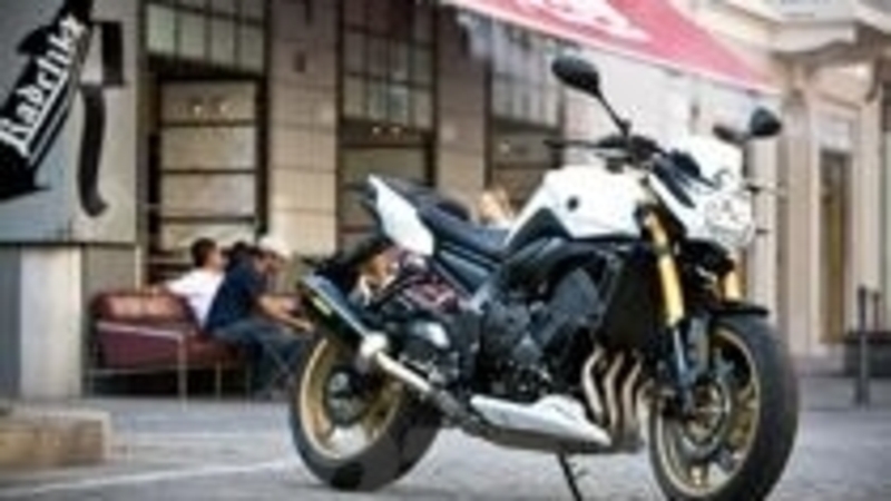 Yamaha FZ8 e Fazer 8 da oggi in allestimento Akraprovic