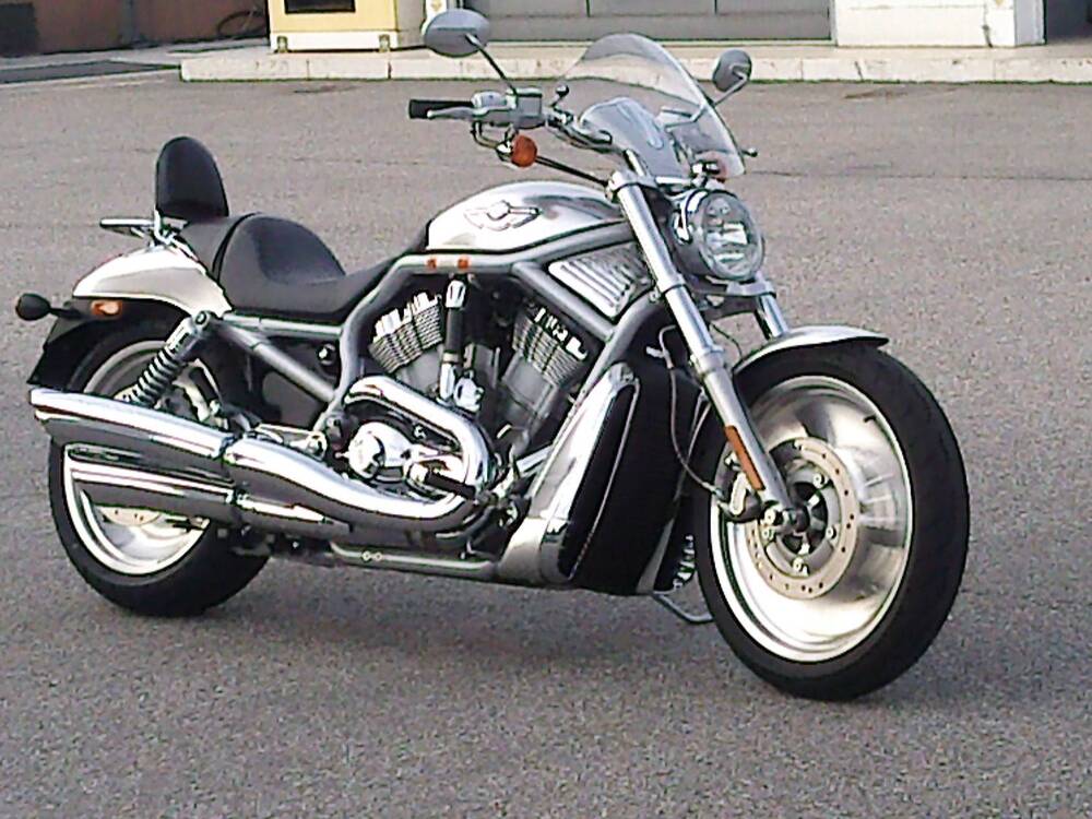 Harley-Davidson 1130 V-Rod (2002 - 05) - VRSCA (2)