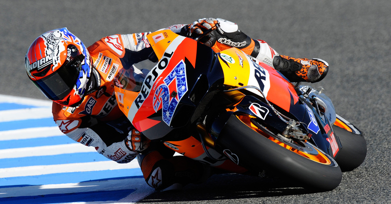 Casey Stoner compie 33 anni