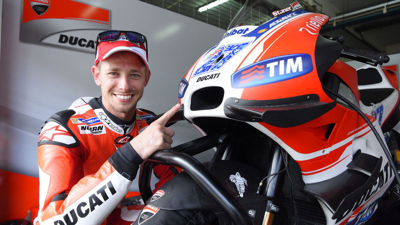 Casey Stoner compie 33 anni