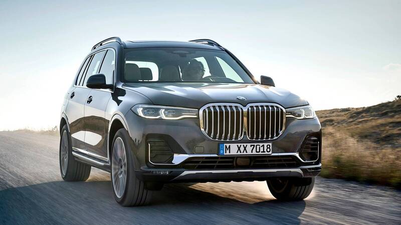 BMW X7, il Maxi SUV su strada [Video]