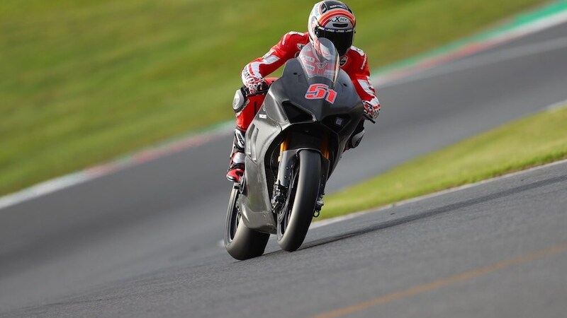 La Ducati Panigale V4R debutta a Brands Hatch