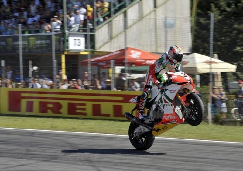 Biaggi rimarr&agrave; in Aprilia fino al 2012