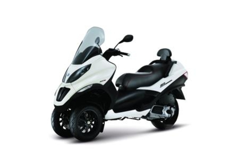 Novit&agrave; per il tre ruote Piaggio. Ecco l&#039;MP3 Sport