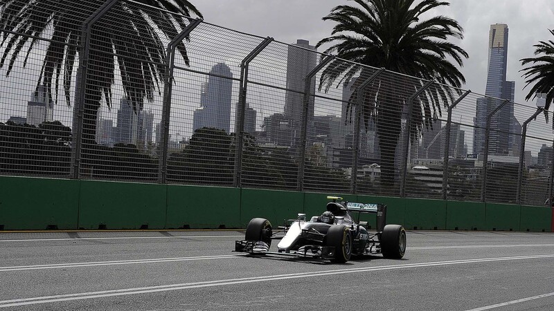 F1, Gp Australia 2016, Rosberg: &laquo;Dobbiamo fare di tutto per tenere dietro la Ferrari&raquo;