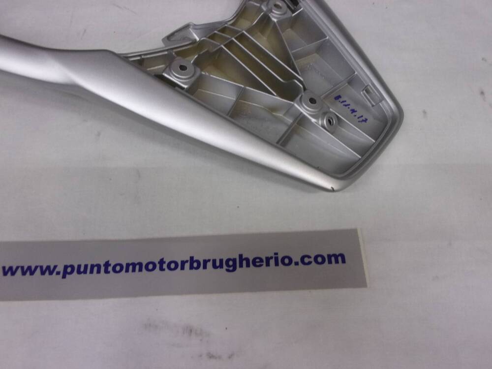 PORTAPACCHI POSTERIORE PIAGGIO MEDLEY (2)
