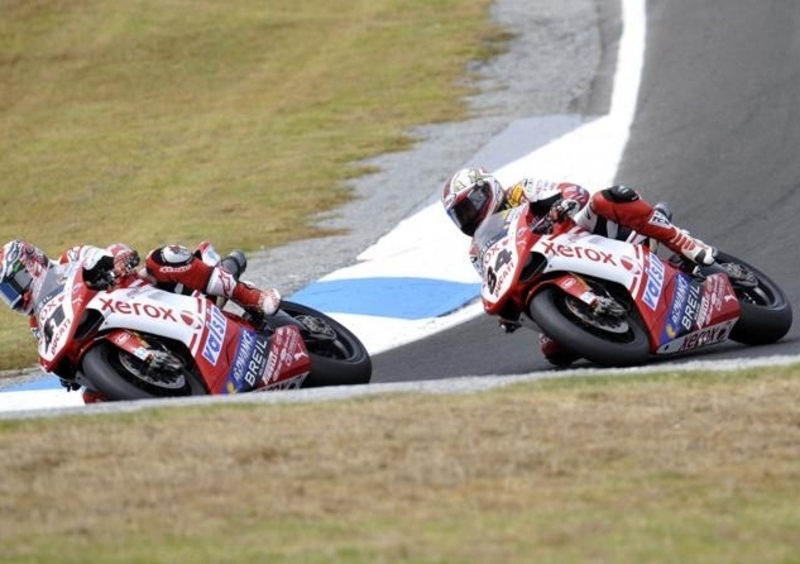 Nel 2011 Ducati ritira il team ufficiale dalla Superbike