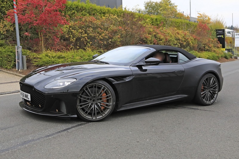 Aston Martin DBS Superleggera Volante, le foto spia