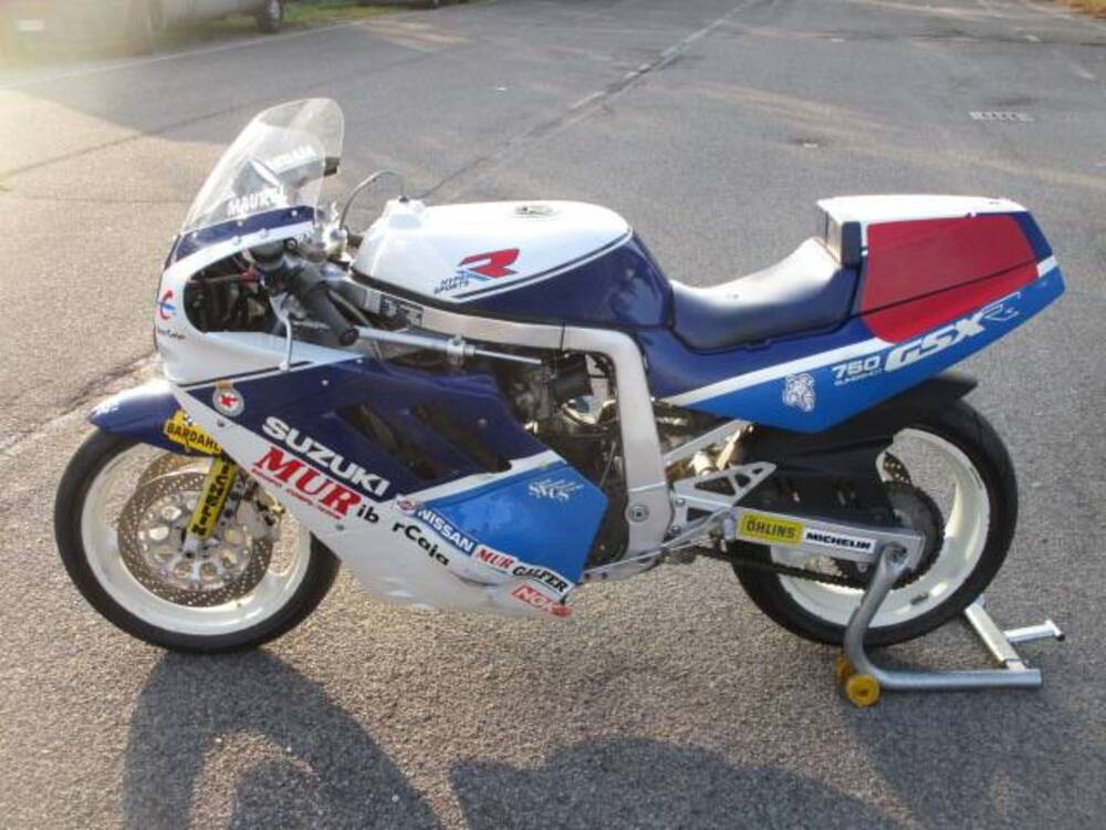 Suzuki GSX R 750 (2)