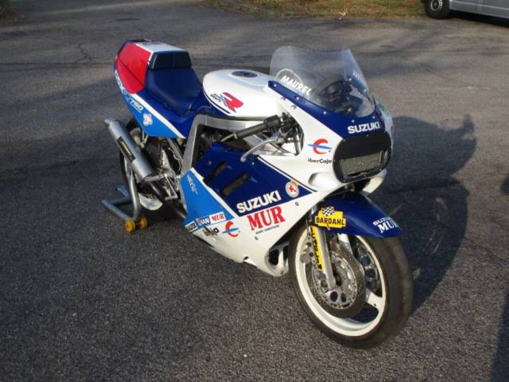 Suzuki GSX R 750 (4)