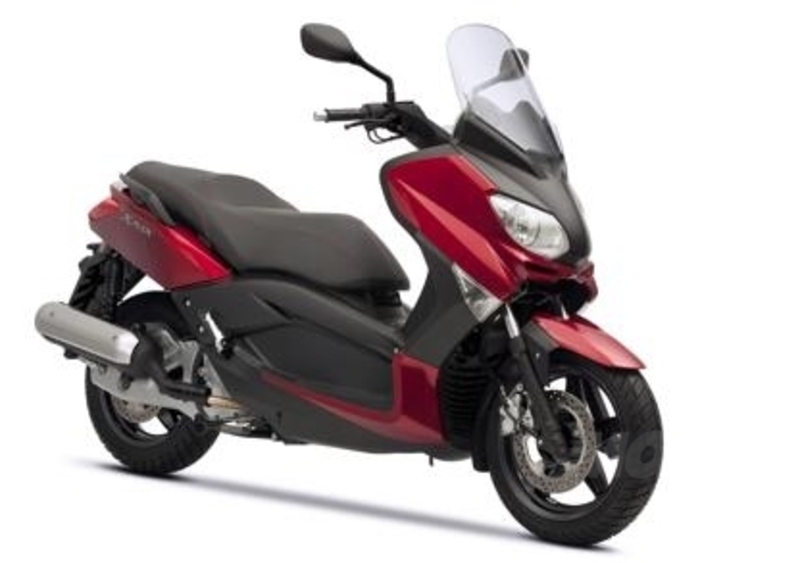 Nuovi Yamaha X-MAX 250 Sport e X-MAX 125/250 ABS