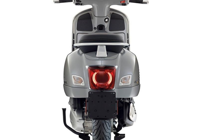 Vespa GTS 300 GTS 300 Hpe Super Tech (2019) (2)