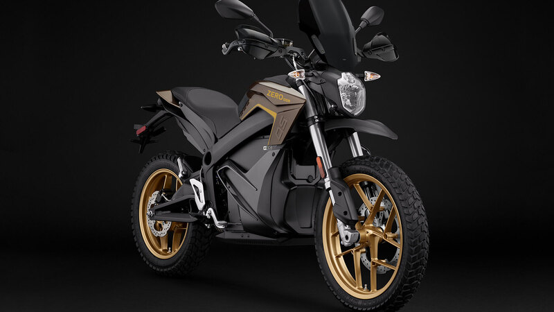 Zero Motorcycles DSR Black Forest. Globetrotter ecologica. Silenziosa e divertente