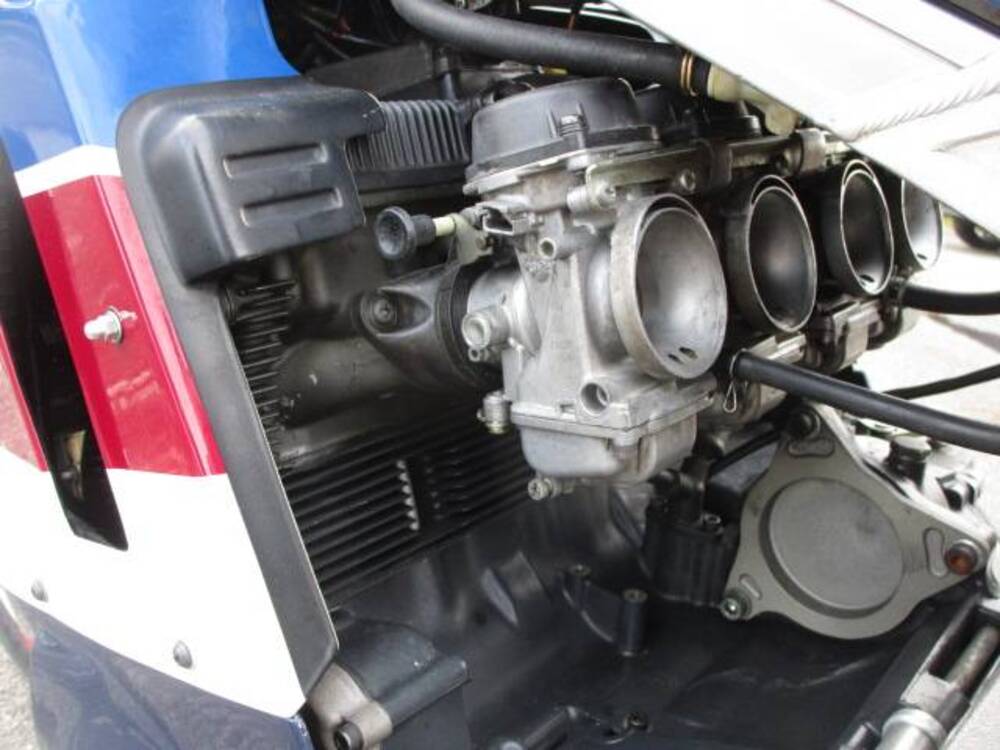 Suzuki GSX R 750 LIMITED EDITION (7)