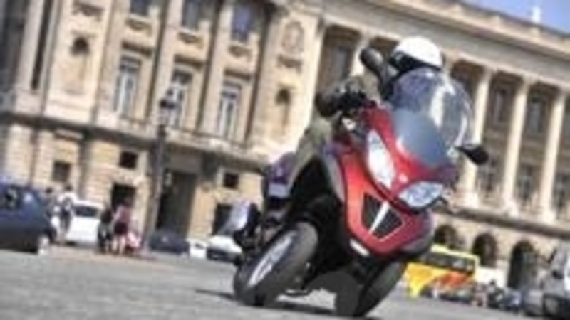 Piaggio MP3 Tour. Prima tappa Genova e Torino