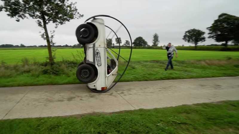 Auto che fa il frontflip? Vi presentiamo la Rolling Golf [Video]