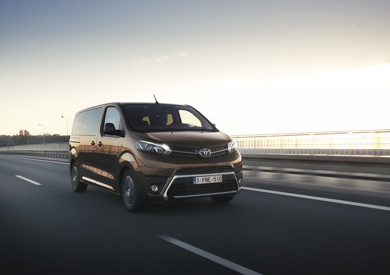 Toyota Proace Verso: nuovo motore diesel 1.5 L da 120 CV