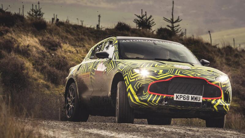 Aston Martin DBX, il SUV che sfida Urus e Bentayga [Video]